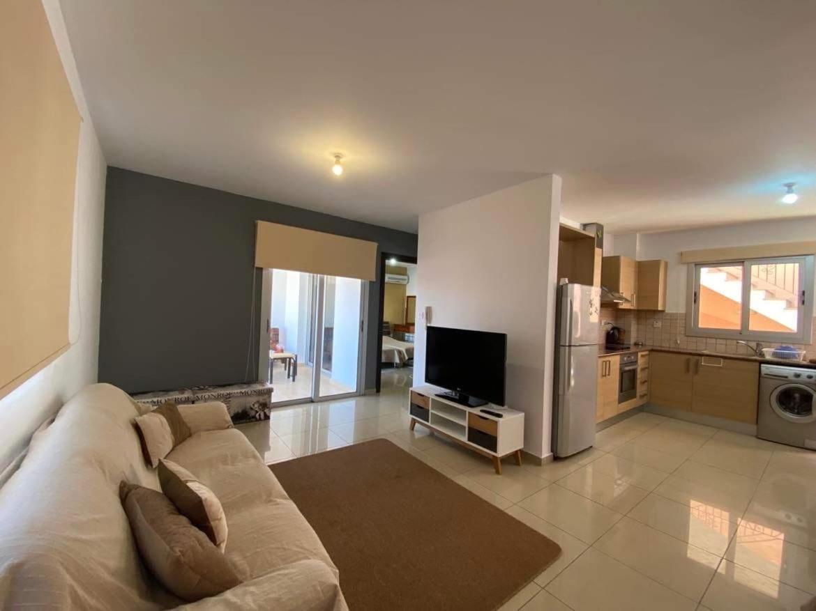 Andris Apartment Paralímni Extérieur photo